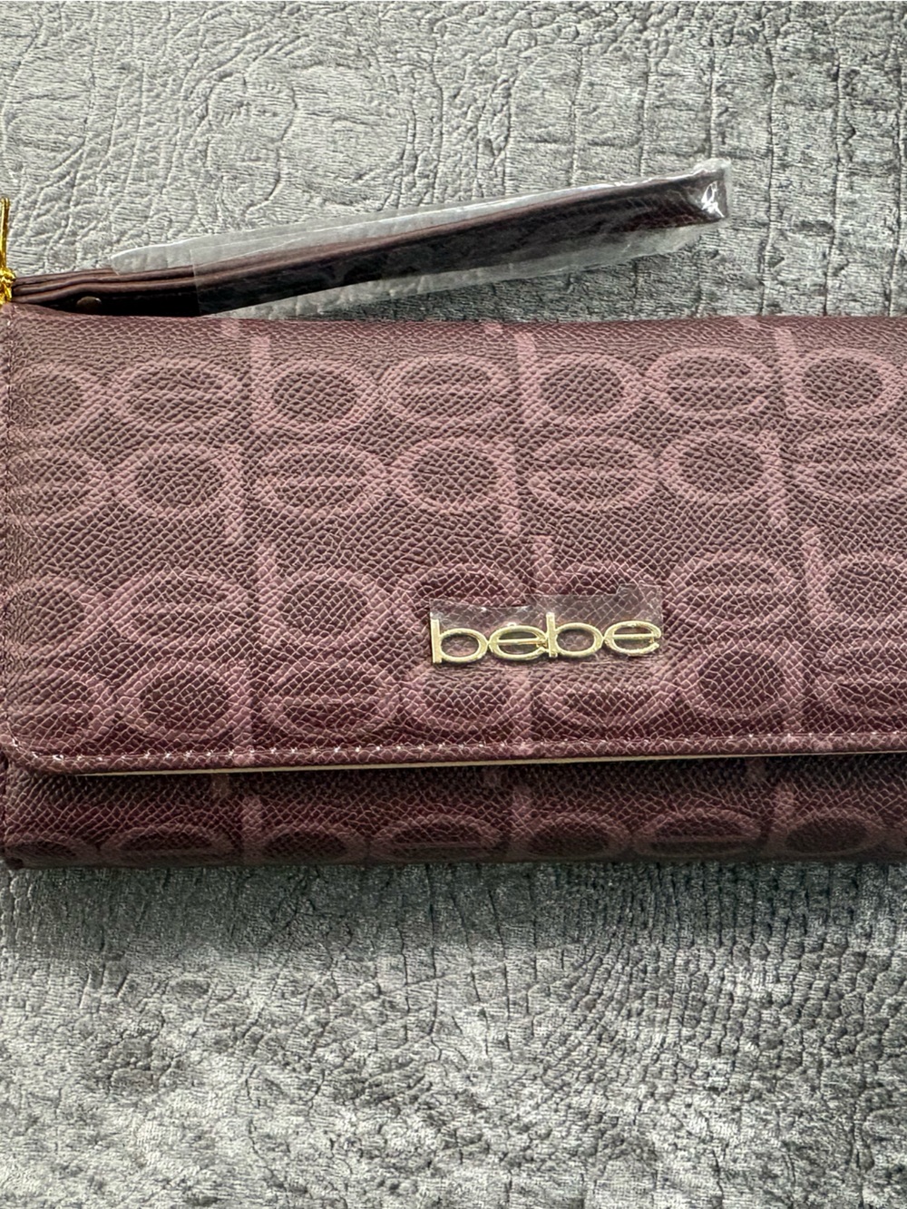 NWT bebe Ariyah Logo Print Trifold Wallet Plum Wristlet